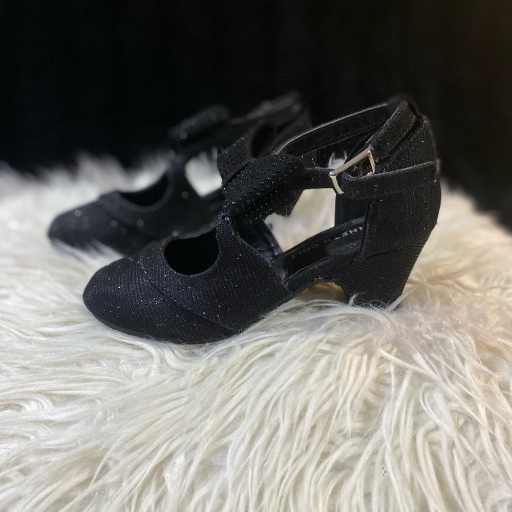 Girls Small Heel Dress Shoe